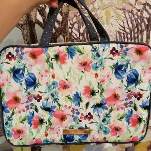 Tartan+Twine Floral fields Toiletry and Make up ba